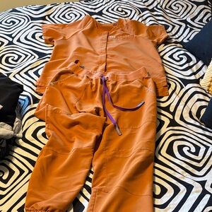 Figs Women's Orange Jogger Set